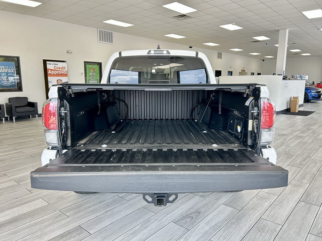 2022 Toyota Tacoma Image 9