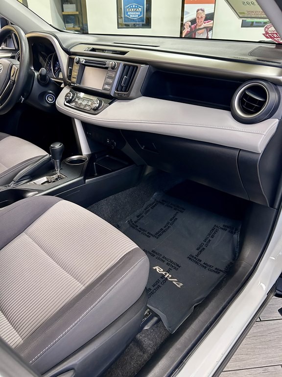 2015 Toyota Rav4 Image 12