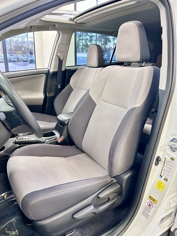 2015 Toyota Rav4 Image 14