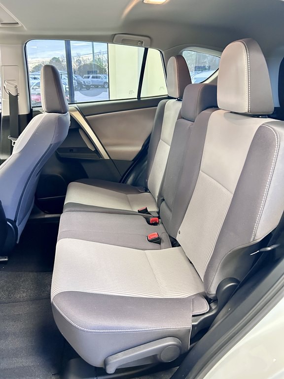 2015 Toyota Rav4 Image 16