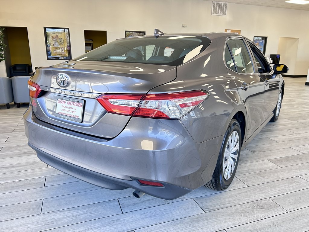 2019 Toyota Camry Image 6