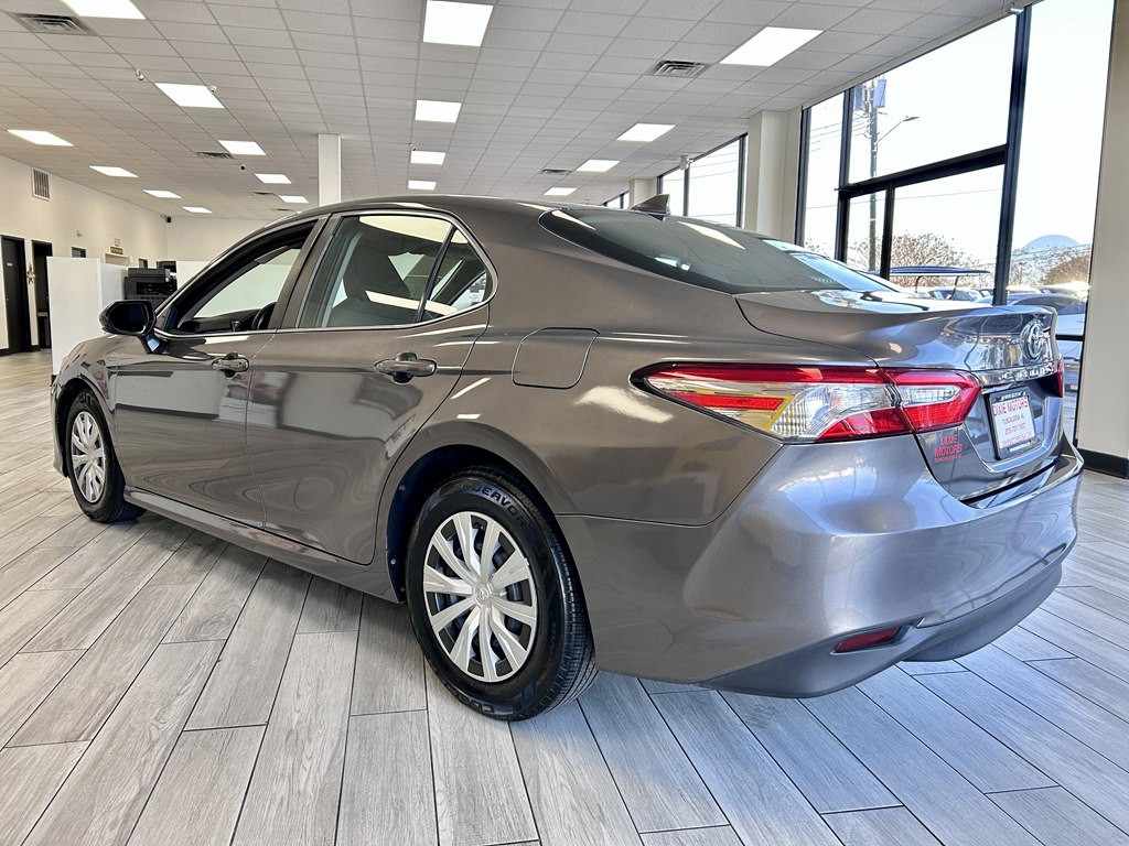 2019 Toyota Camry Image 7