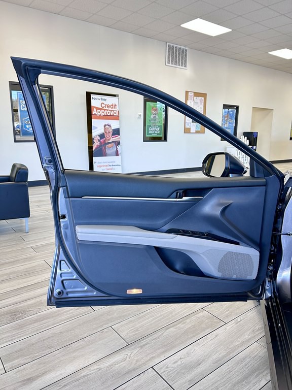 2019 Toyota Camry Image 15