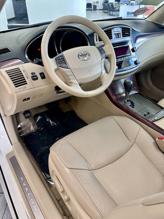 2011 Toyota Avalon Image 13