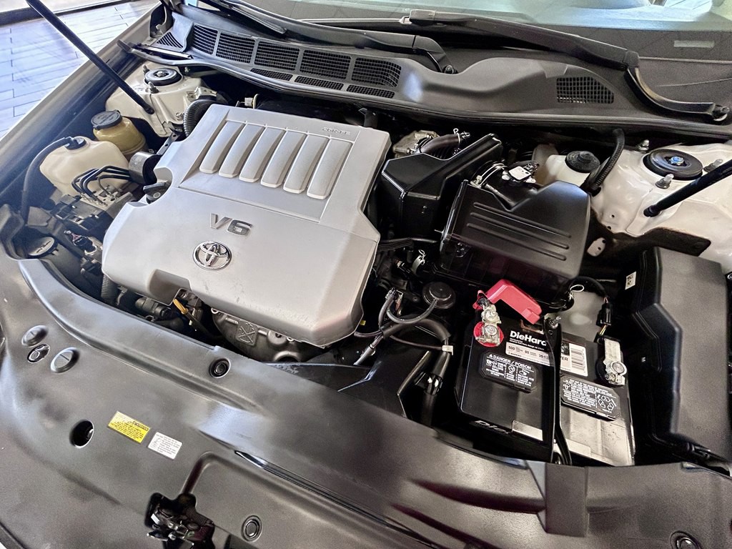 2011 Toyota Avalon Image 18