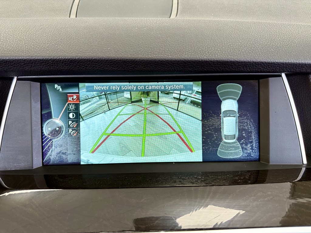 2014 BMW 5 Series Image 11