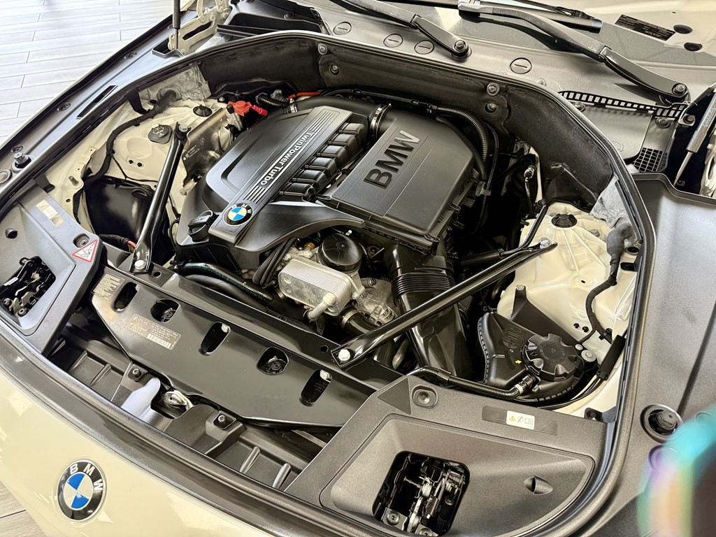 2014 BMW 5 Series Image 18