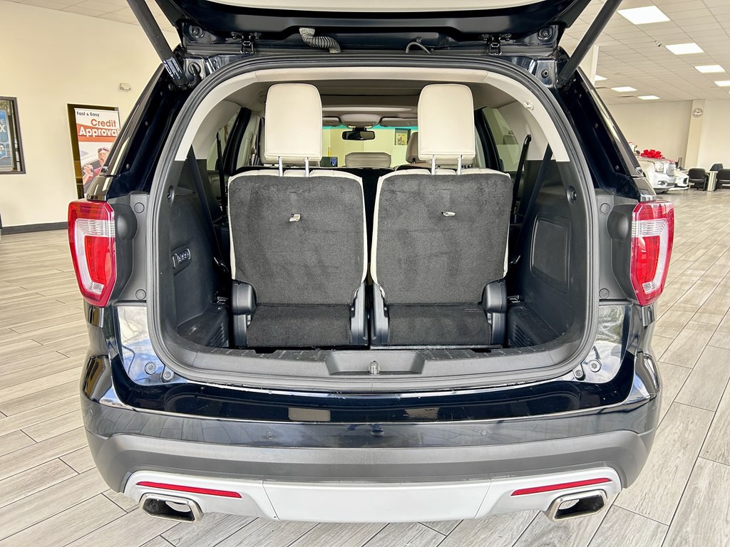 2016 Ford Explorer Image 9