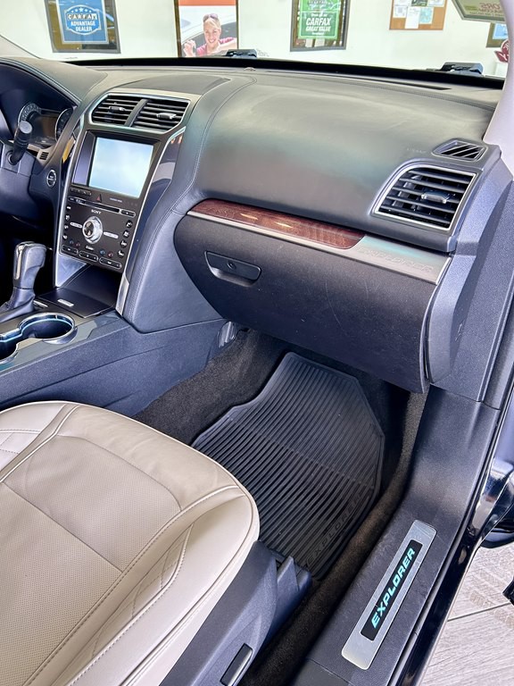 2016 Ford Explorer Image 12