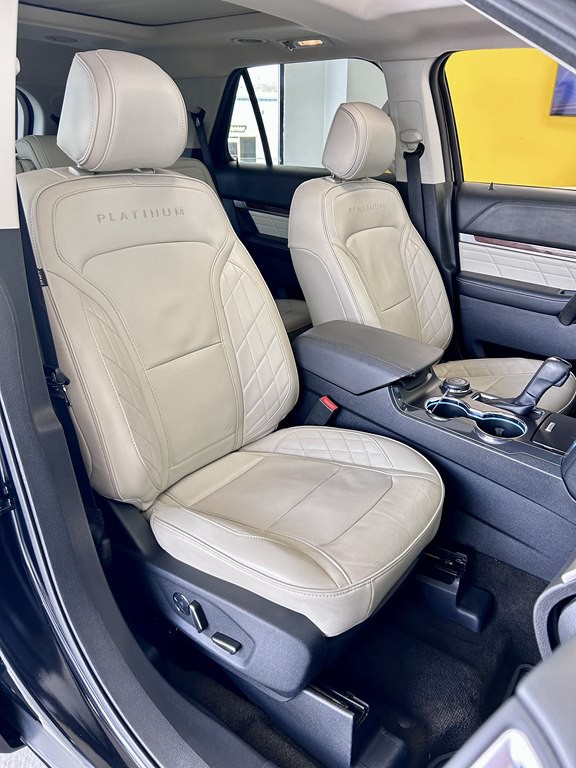 2016 Ford Explorer Image 16