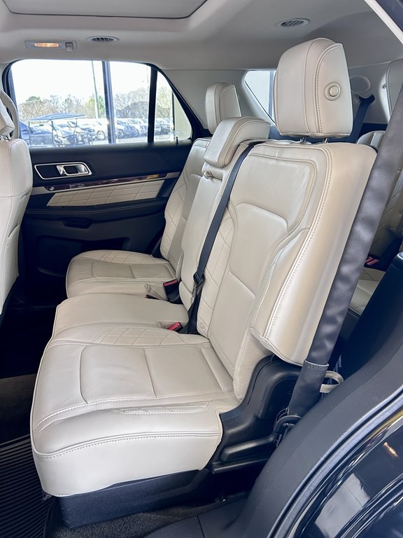 2016 Ford Explorer Image 17