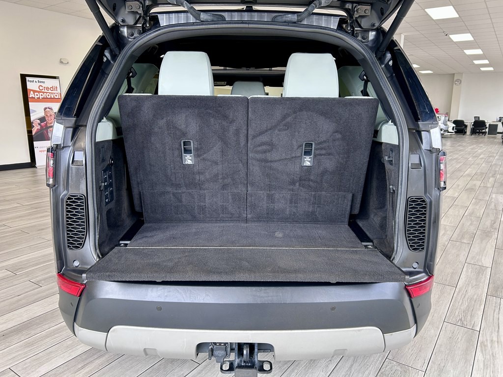 2018 Land Rover Discovery Image 9