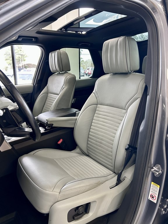 2018 Land Rover Discovery Image 14