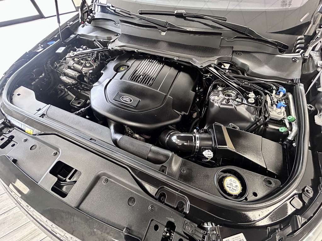 2018 Land Rover Discovery Image 19