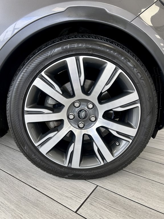 2018 Land Rover Discovery Image 20