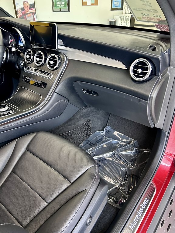 2019 Mercedes-Benz GLC-Class Image 11