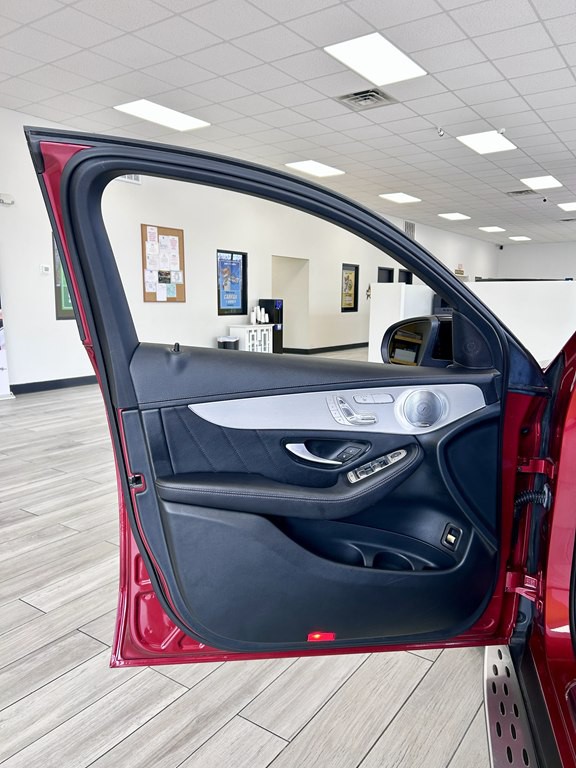 2019 Mercedes-Benz GLC-Class Image 14