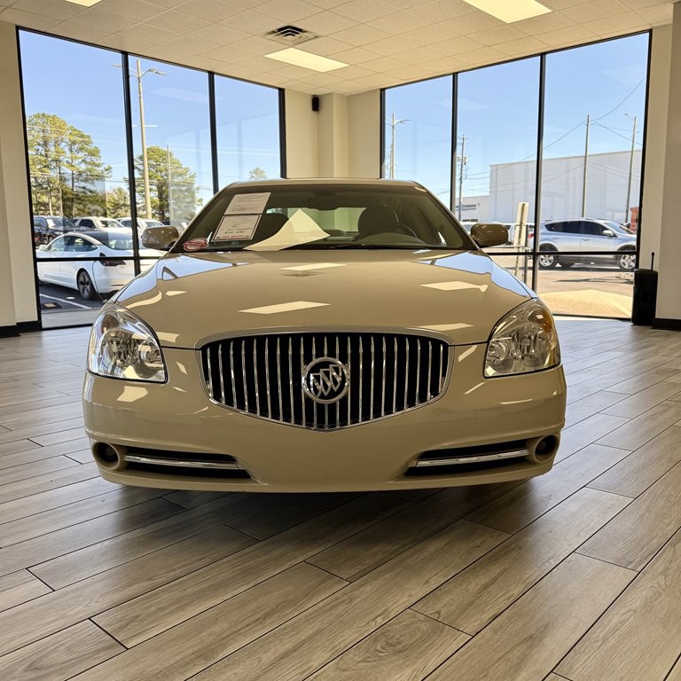 2011 Buick Lucerne Image 2