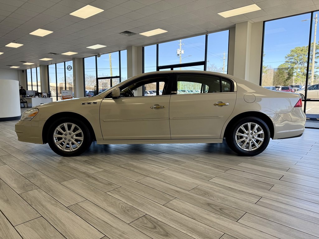 2011 Buick Lucerne Image 4