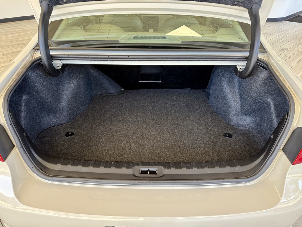 2011 Buick Lucerne Image 9