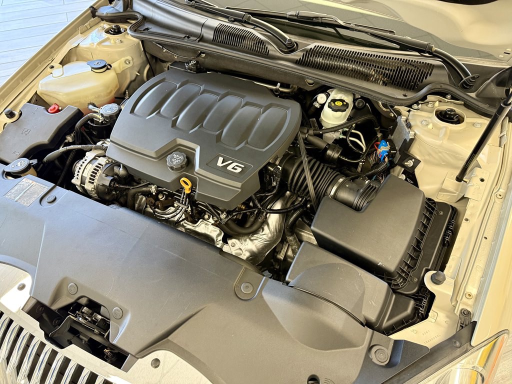 2011 Buick Lucerne Image 17