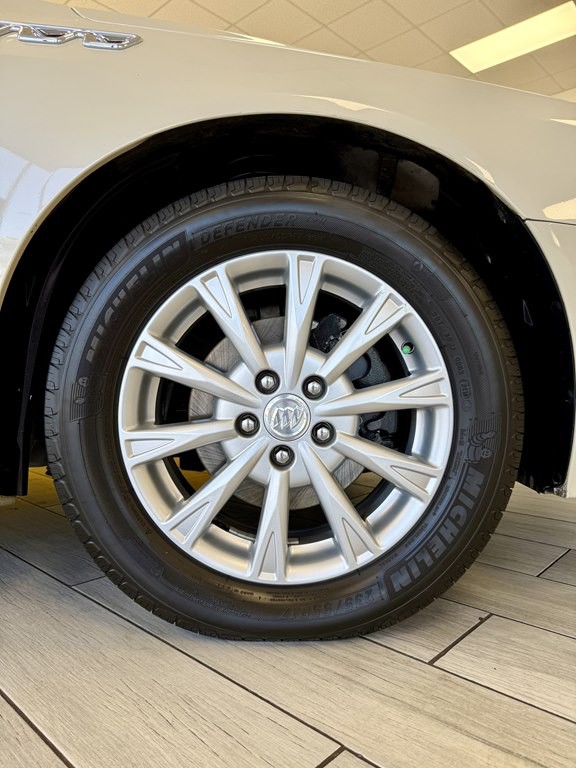 2011 Buick Lucerne Image 18