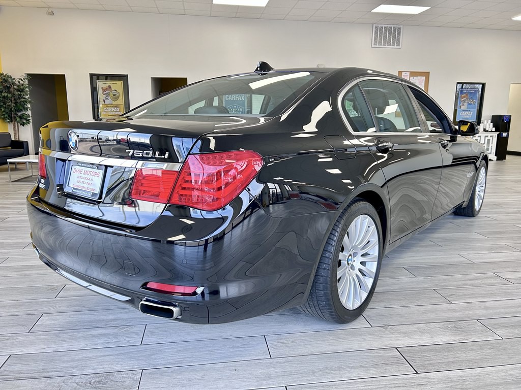 2011 BMW 7 Series Image 6