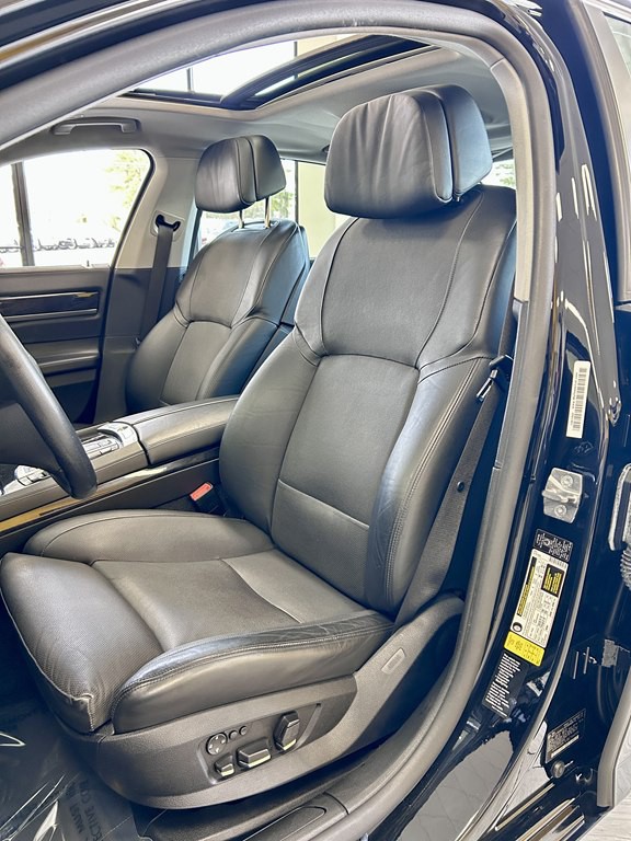 2011 BMW 7 Series Image 14