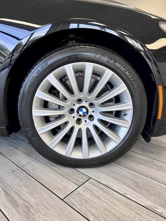 2011 BMW 7 Series Image 19