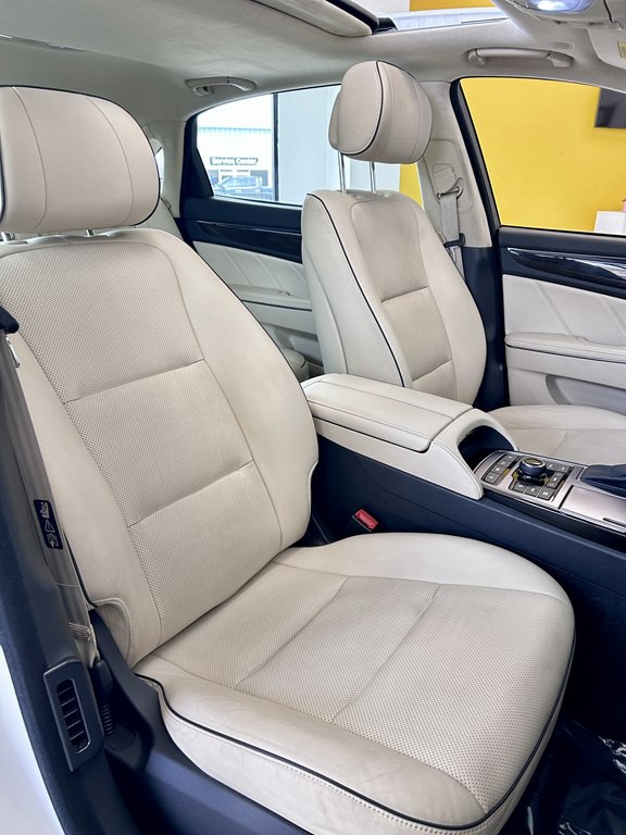 2014 Hyundai Equus Image 16