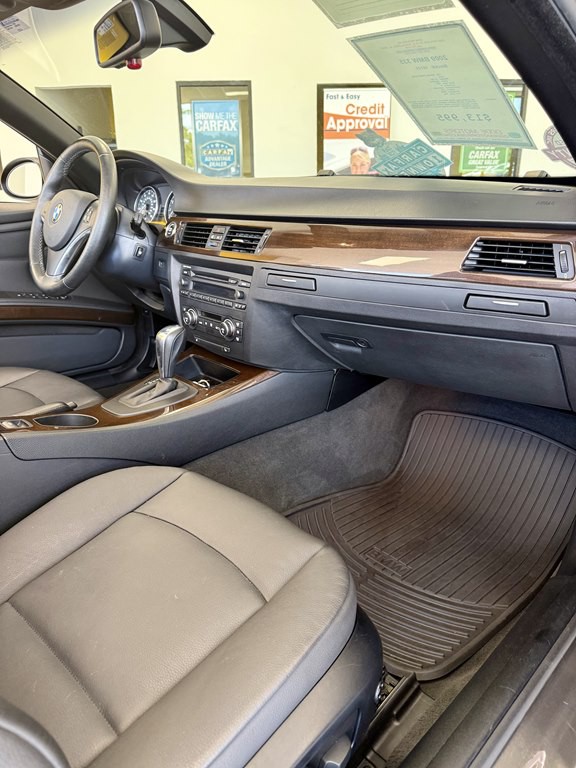 2009 BMW 3 Series Image 11
