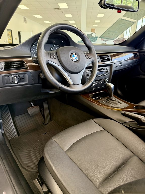 2009 BMW 3 Series Image 12