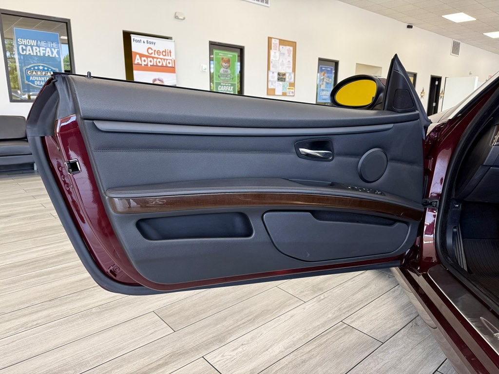 2009 BMW 3 Series Image 14
