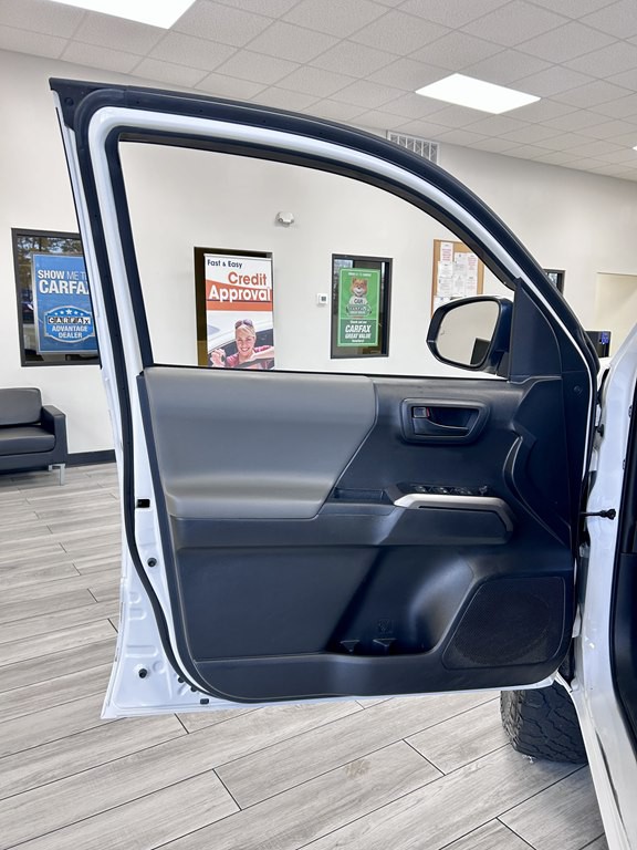 2023 Toyota Tacoma Image 15