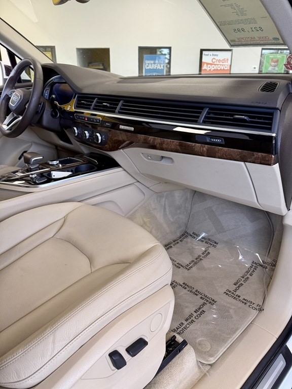 2017 Audi Q7 Image 12