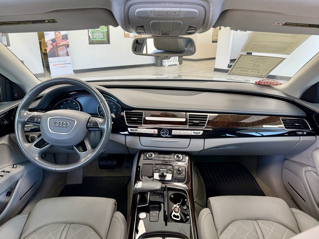 2013 Audi A8 Image 10