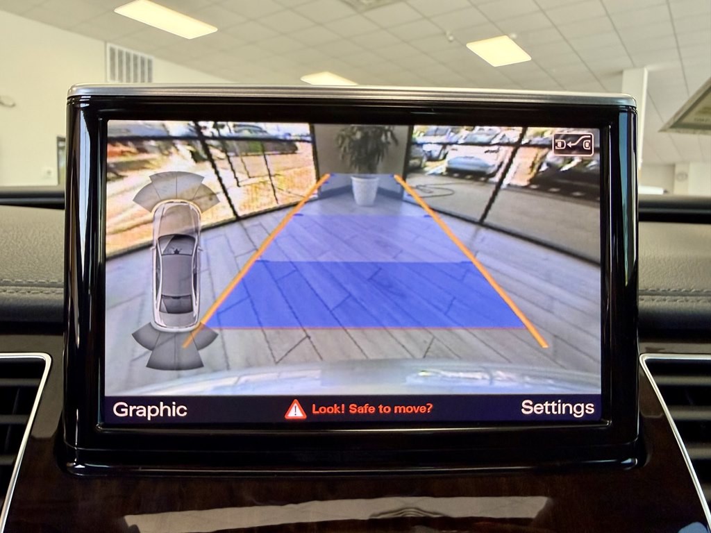 2013 Audi A8 Image 11