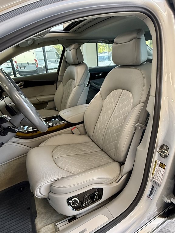 2013 Audi A8 Image 14