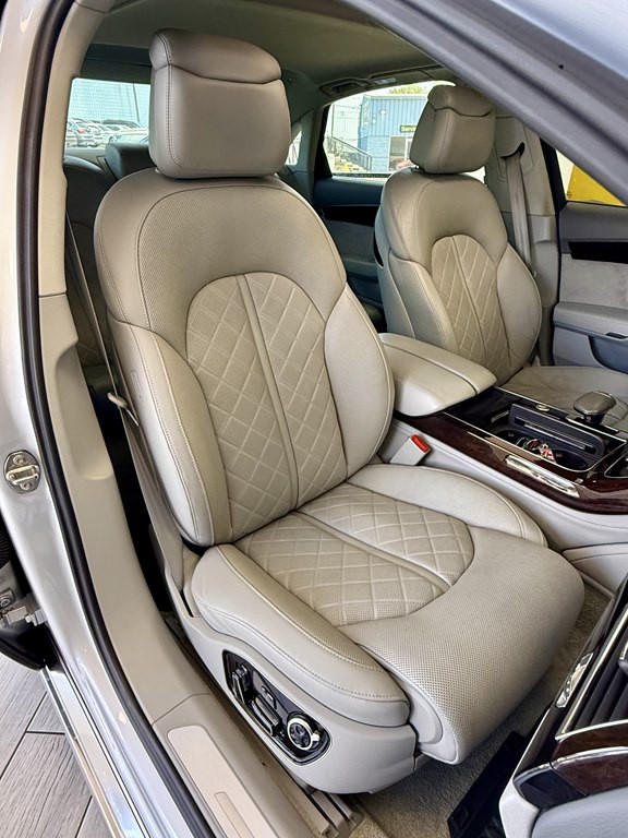 2013 Audi A8 Image 16