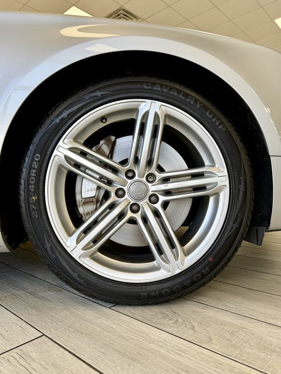 2013 Audi A8 Image 19