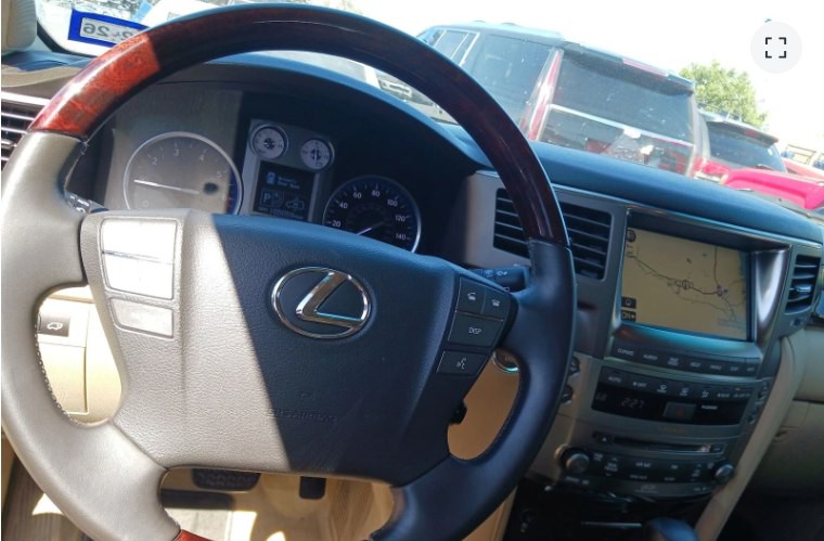 2009 Lexus LX Image 6