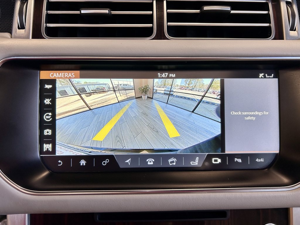 2017 Land Rover Range Rover Image 11