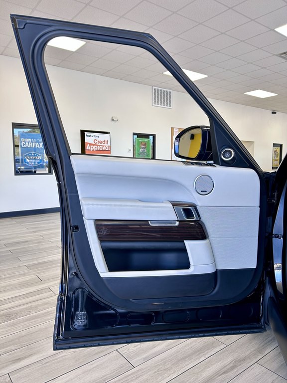 2017 Land Rover Range Rover Image 15