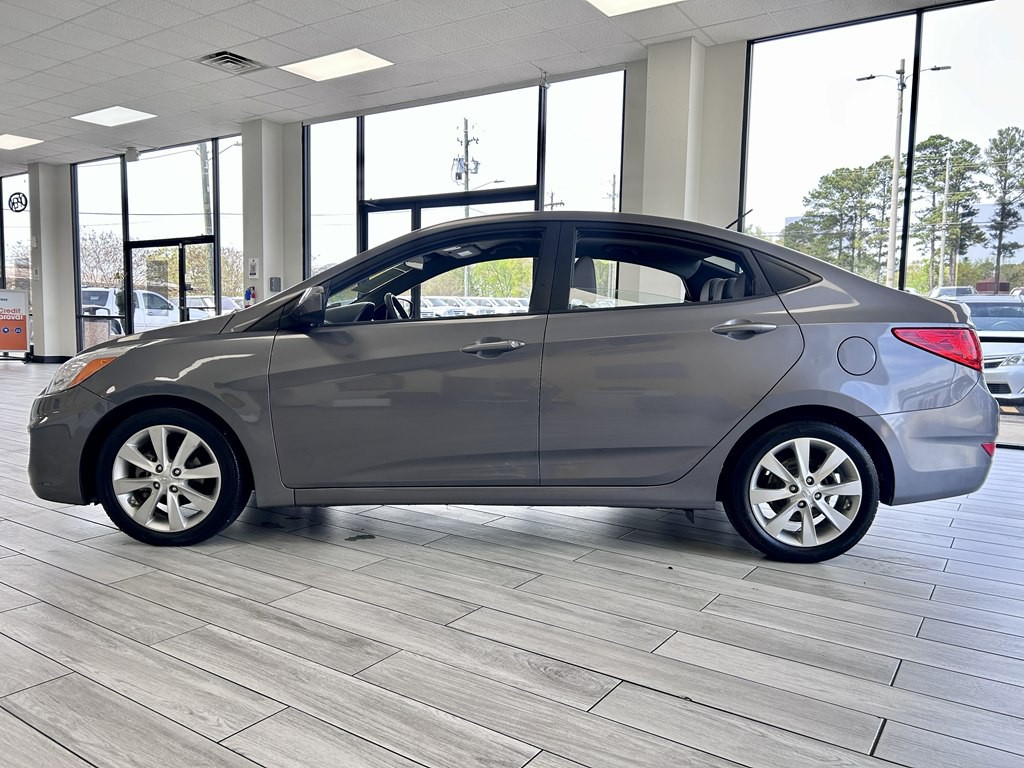 2014 Hyundai Accent Image 4