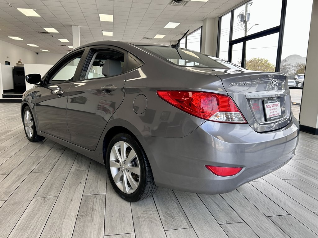 2014 Hyundai Accent Image 7