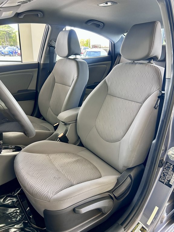 2014 Hyundai Accent Image 13