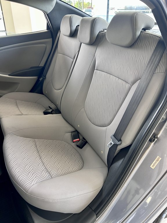 2014 Hyundai Accent Image 16