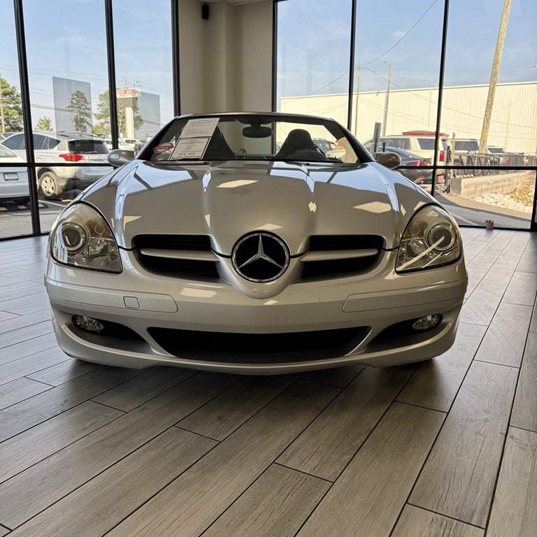 2005 Mercedes-Benz SLK-Class Image 2