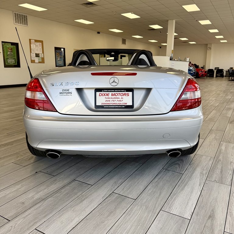 2005 Mercedes-Benz SLK-Class Image 8
