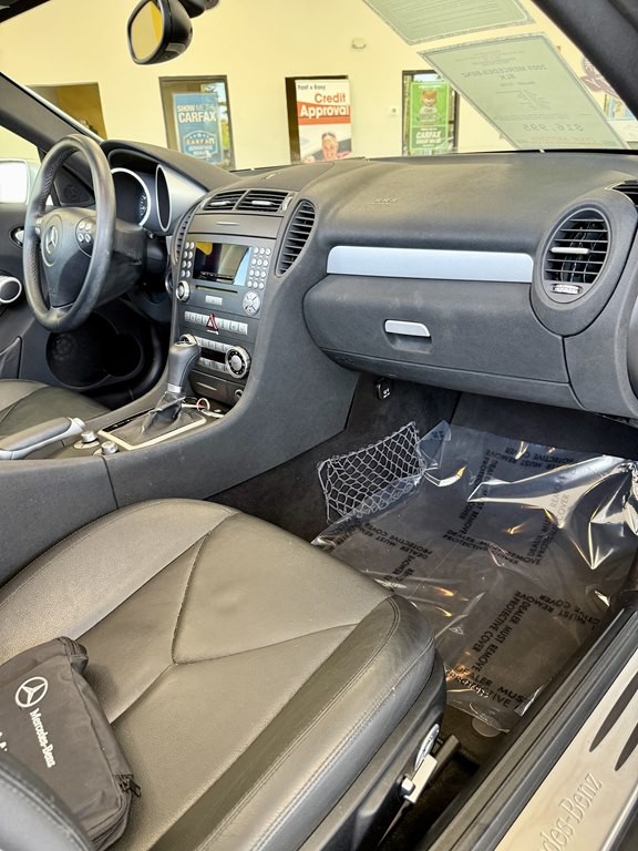 2005 Mercedes-Benz SLK-Class Image 10